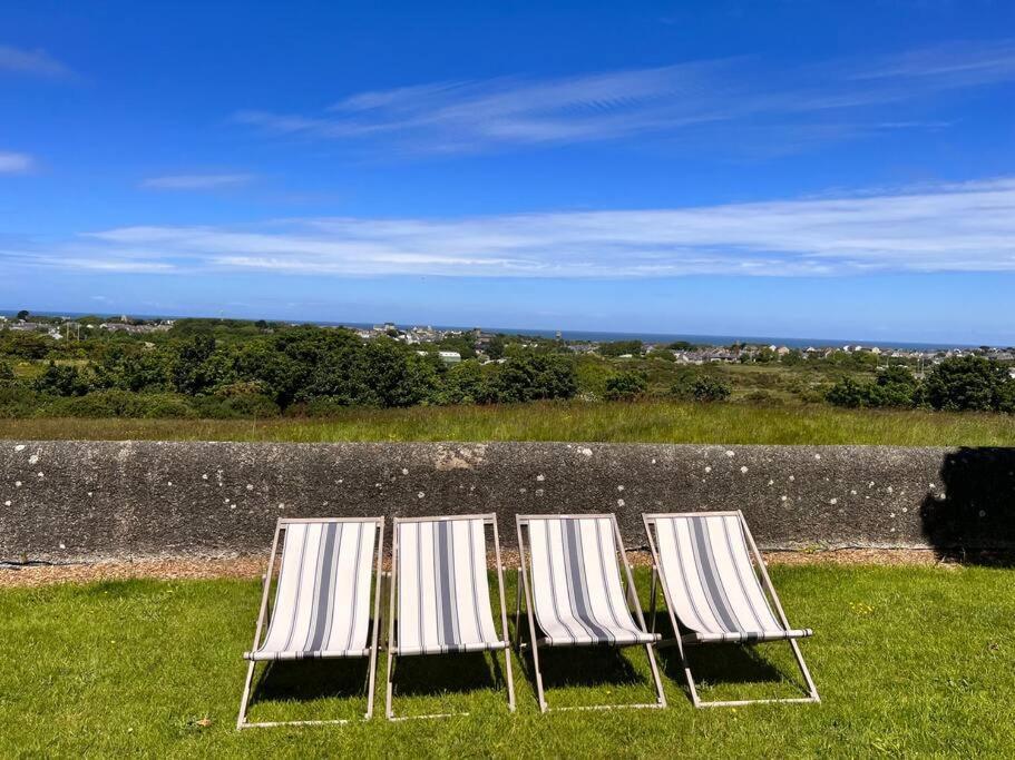 Luxurious Manor House With Sea Views - Sleeps 10 Vila Amlwch Exterior foto